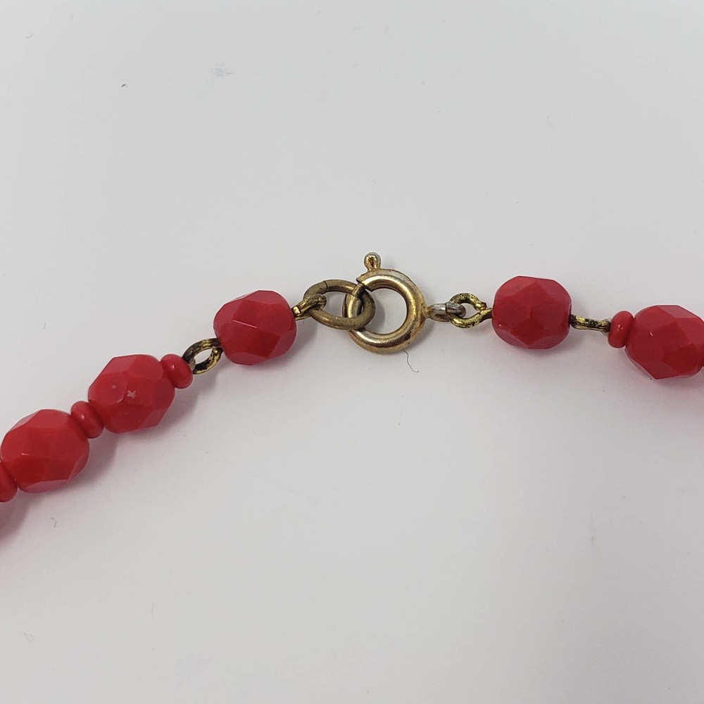 Red Glass Faceted Bead Strand Necklace Vintage - Picture 4 of 6